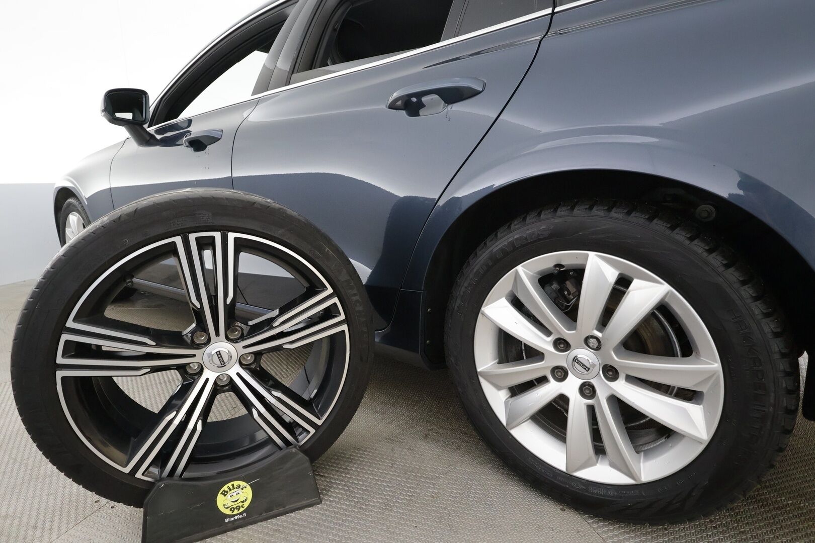 Volvo V60 2022 B4 D-MHEV Business Inscription Edition aut * ACC / P.kamera / Full LED / H&K / Muistipenkit / KeylessGo * - 1.Om Suomi-auto / Kahdet renkaat aluvanteilla / Merkkihuollettu / Juuri huollettu / Alv