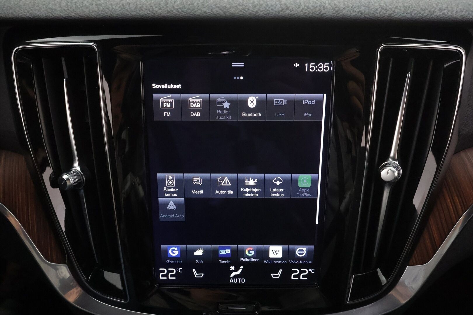 Volvo V60 2022 B4 D-MHEV Business Inscription Edition aut * ACC / P.kamera / Full LED / H&K / Muistipenkit / KeylessGo * - 1.Om Suomi-auto / Kahdet renkaat aluvanteilla / Merkkihuollettu