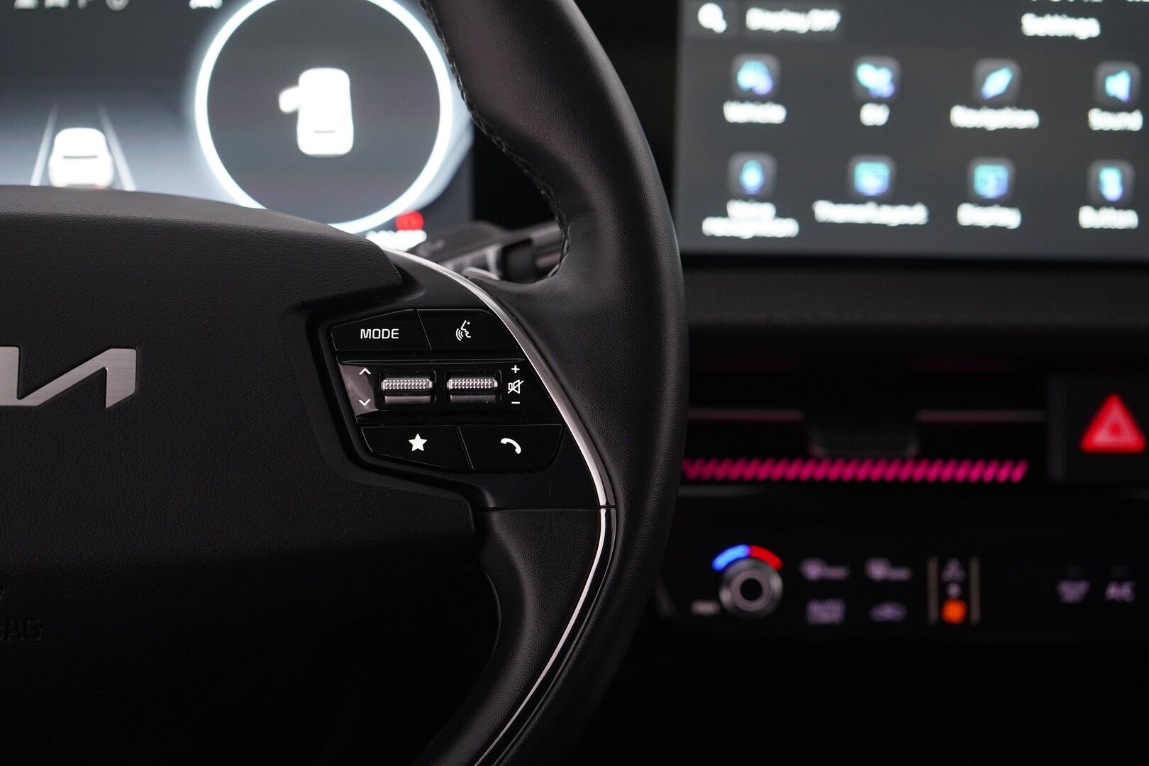 Kia EV6 2022 AWD 77kWh 325 hv *ACC / Digimittaristo / Muistipenkit / Kamera!* - 3,99 % KORKOTARJOUS TÄHÄN AUTOON - Merkkihistoria! / ICCU ja Ajoakun kenno vaihdettu tehtaalta! Kahdet renkaat ja vanteet!