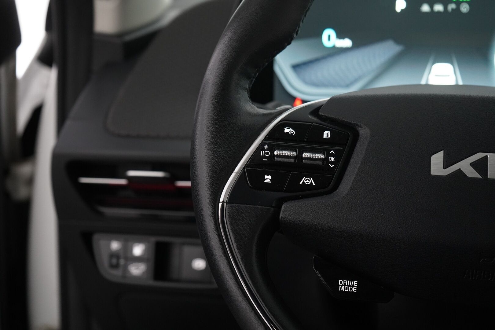 Kia EV6 2022 AWD 77kWh 325 hv *ACC / Digimittaristo / Muistipenkit / Kamera!* - 3,99 % KORKOTARJOUS TÄHÄN AUTOON - Merkkihistoria! / ICCU ja Ajoakun kenno vaihdettu tehtaalta! Kahdet renkaat ja vanteet!