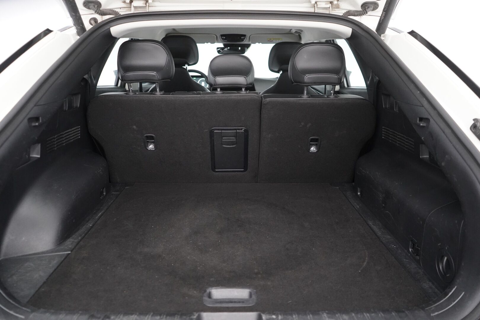 Kia EV6 2022 AWD 77kWh 325 hv *ACC / Digimittaristo / Muistipenkit / Kamera!* - 3,99 % KORKOTARJOUS TÄHÄN AUTOON - Merkkihistoria! / ICCU ja Ajoakun kenno vaihdettu tehtaalta! Kahdet renkaat ja vanteet!