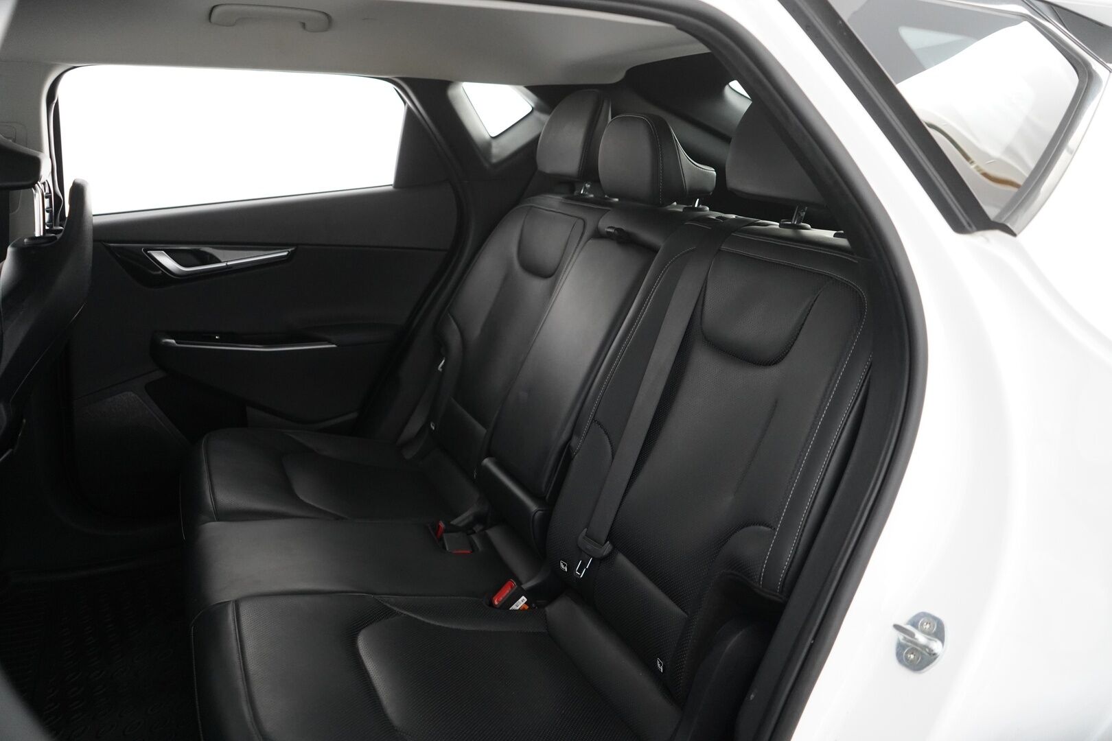 Kia EV6 2022 AWD 77kWh 325 hv *ACC / Digimittaristo / Muistipenkit / Kamera!* - 3,99 % KORKOTARJOUS TÄHÄN AUTOON - Merkkihistoria! / ICCU ja Ajoakun kenno vaihdettu tehtaalta! Kahdet renkaat ja vanteet!