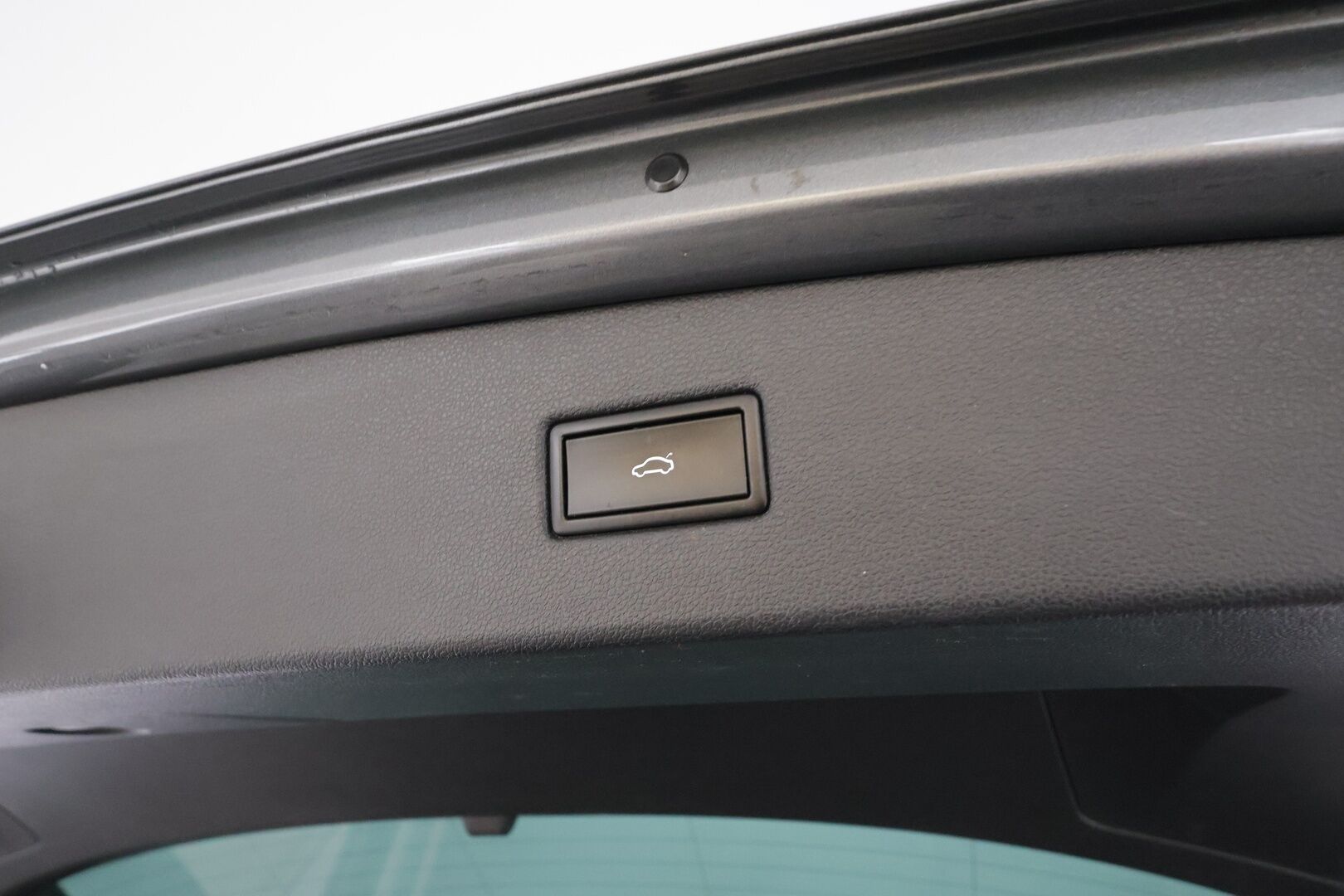 Volkswagen Tiguan 2018 Highline 2,0 TDI SCR 140 kW 4MOTION DSG * ACC / Webasto / Hierova penkki / Koukku / Adapt.LED * - Kahdet renkaat aluvanteilla - HULLUT AVAJAISHULINAT KORKOTARJOUS 3,29 %