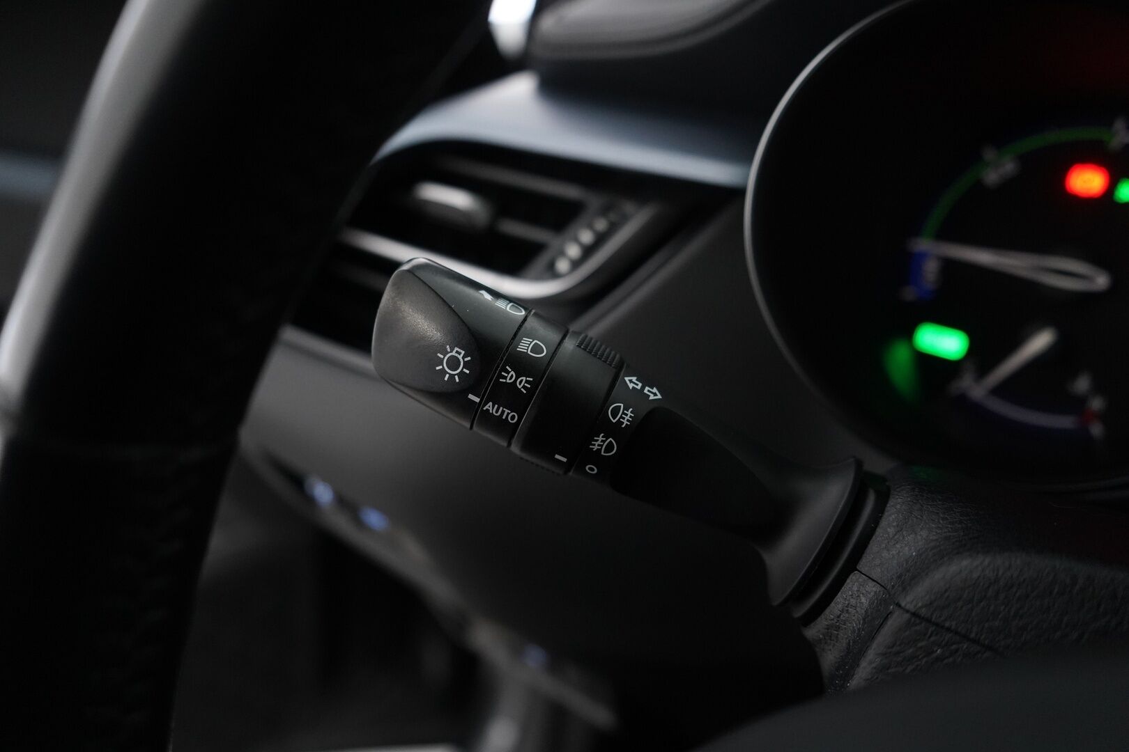 Toyota C-HR 2022 1,8 Hybrid Intense Business * ACC / Kamera / Blis / Apple&Android / Keyless * - Kahdet renkaat / Erikoisväri / Huollettu 7 / 25