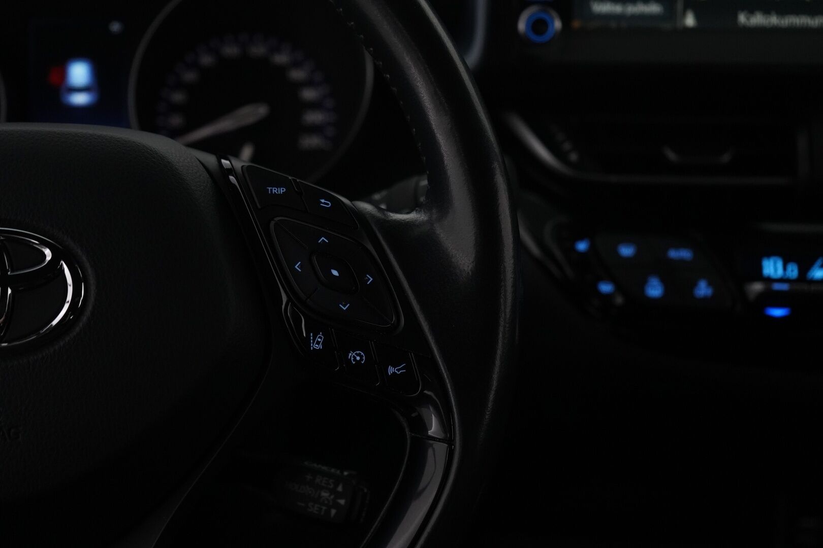 Toyota C-HR 2022 1,8 Hybrid Intense Business * ACC / Kamera / Blis / Apple&Android / Keyless * - Kahdet renkaat / Erikoisväri / Huollettu 7 / 25