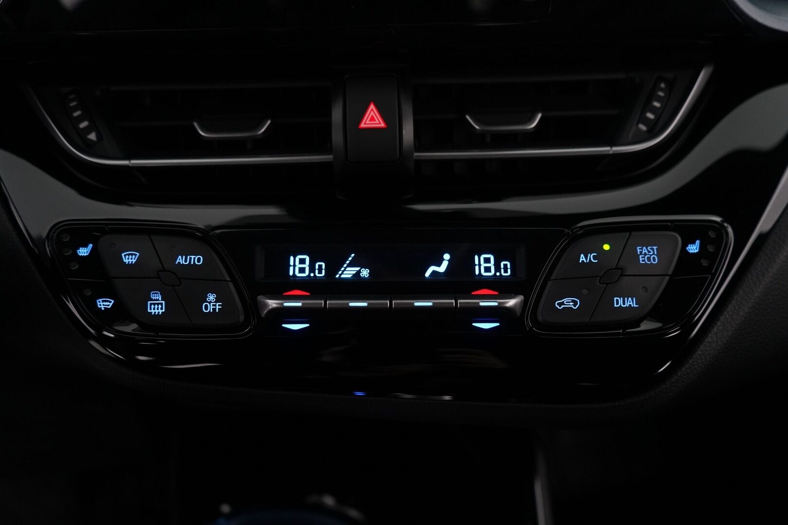 Toyota C-HR 2022 1,8 Hybrid Intense Business * ACC / Kamera / Blis / Apple&Android / Keyless * - KATSO KAMPANJAHINTA! / Myydään juuri katsastettuna! / Kahdet alumiinivanteet / Erikoisväri / Huollettu 7 / 25 - HULLU BLACKWEEK KORKOTARJOUS 2,49%