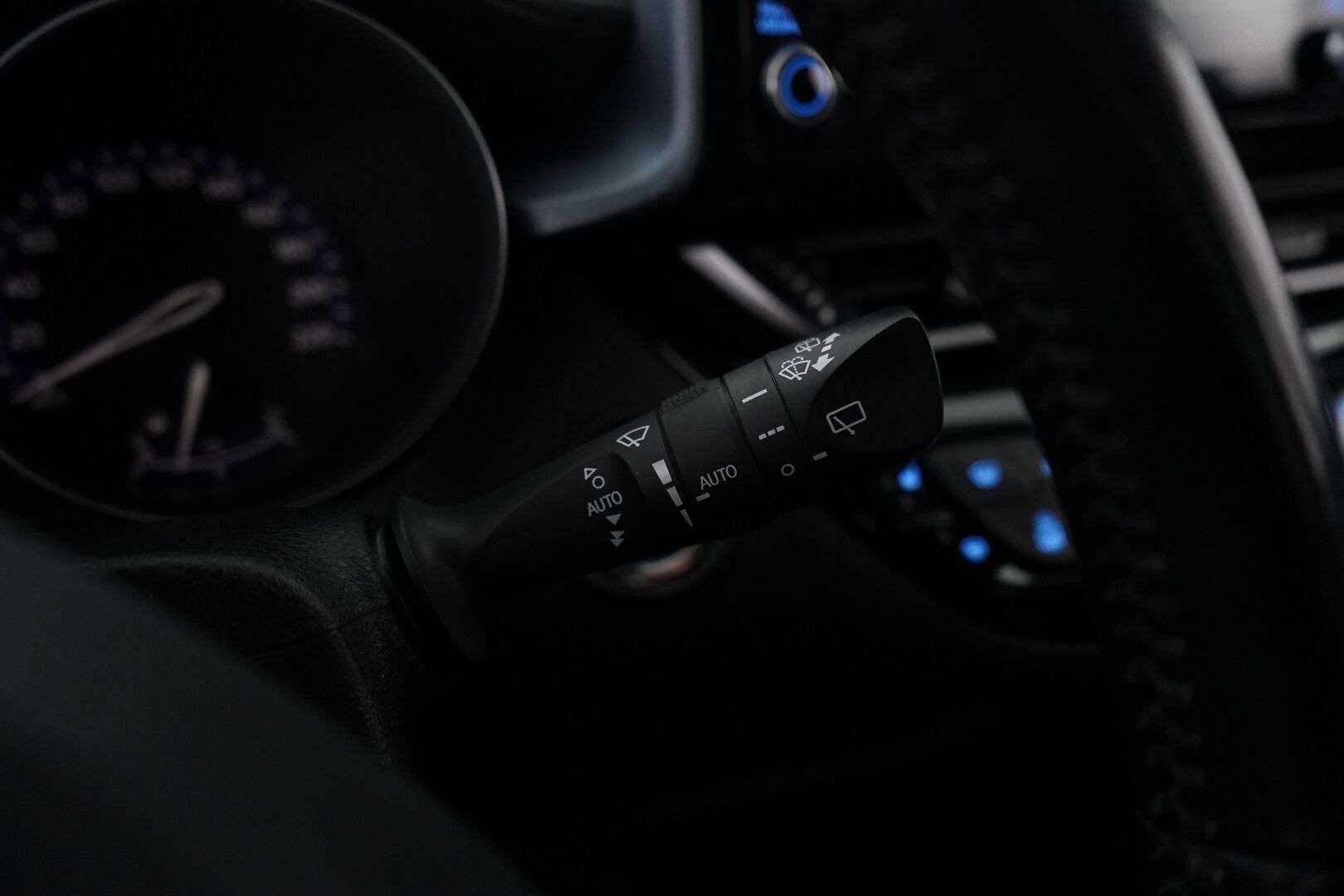 Toyota C-HR 2022 1,8 Hybrid Intense Business * ACC / Kamera / Blis / Apple&Android / Keyless * - KATSO KAMPANJAHINTA! / Myydään juuri katsastettuna! / Kahdet alumiinivanteet / Erikoisväri / Huollettu 7 / 25 - HULLU BLACKWEEK KORKOTARJOUS 2,49%