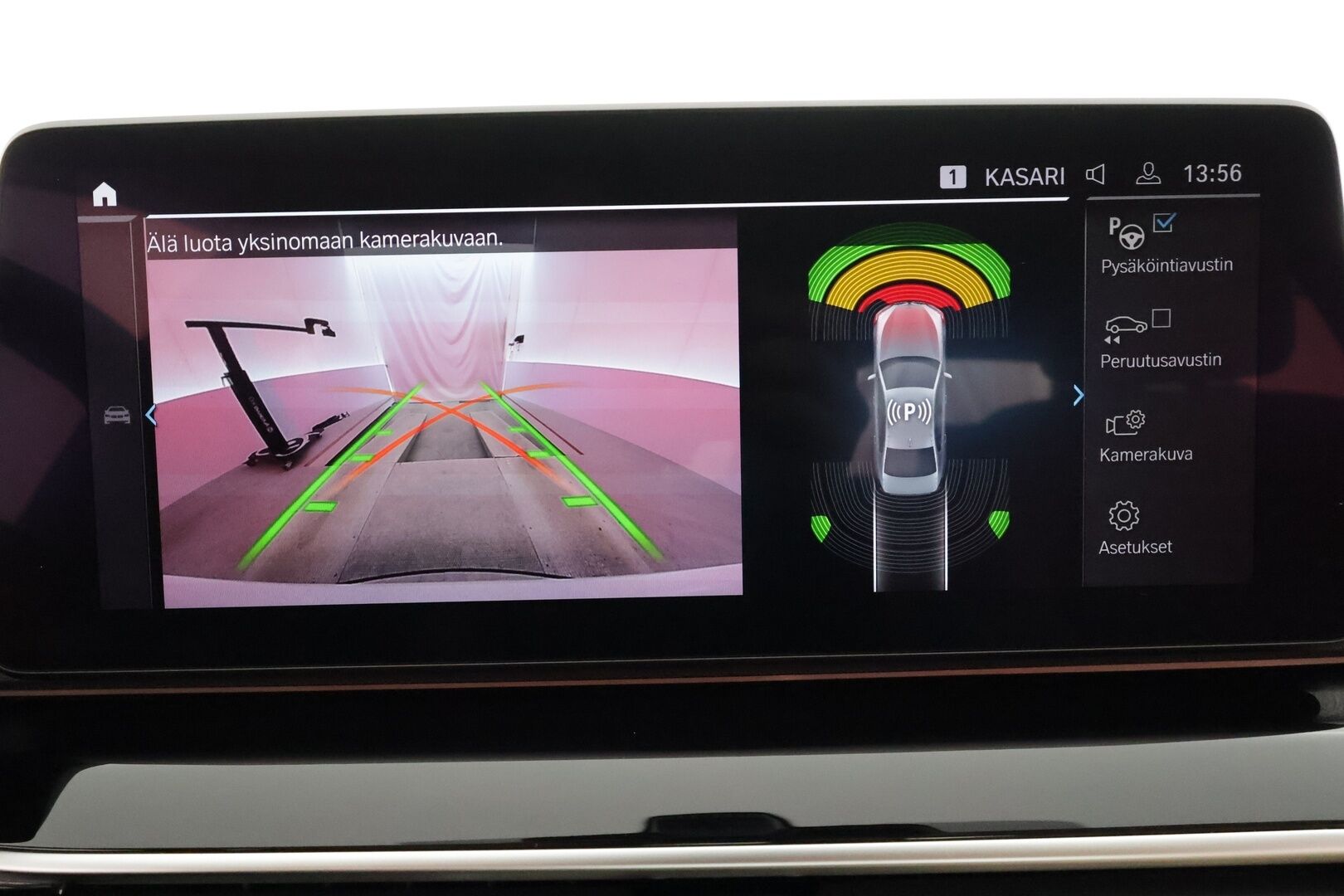 BMW 530 2022 G30 Sedan 530e xDrive A Charged Edition * ACC / P.kamera / Adapt.LED / Navi / Comfort Access / Hifi / Vaaleat sporttinahat * - Koukku / Suomi-auto / Kahdet renkaat aluvanteilla - HULLU BLACKWEEK KORKOTARJOUS 2,49%