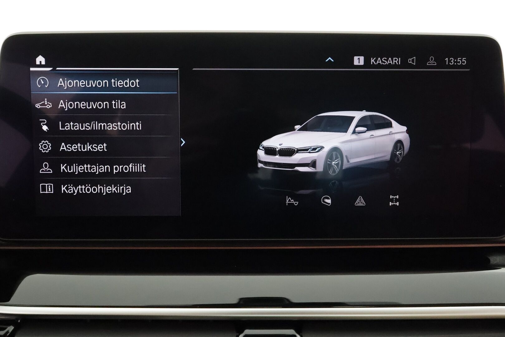 BMW 530 2022 G30 Sedan 530e xDrive A Charged Edition * ACC / P.kamera / Adapt.LED / Navi / Comfort Access / Hifi / Vaaleat sporttinahat * - Koukku / Suomi-auto / Kahdet renkaat aluvanteilla - HULLU BLACKWEEK KORKOTARJOUS 2,49%