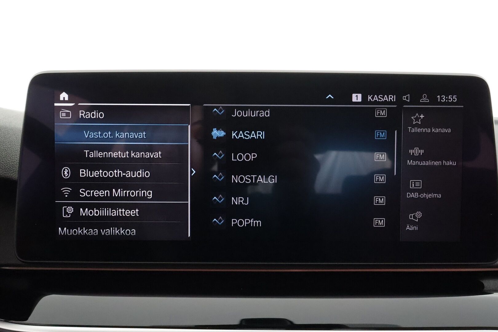 BMW 530 2022 G30 Sedan 530e xDrive A Charged Edition * ACC / Vaaleat Sporttinahat / HiFi / Adapt.LED / Peruutuskamera / Comfort Access / Navi - Koukku / Suomi-auto / Kahdet renkaat aluvanteilla