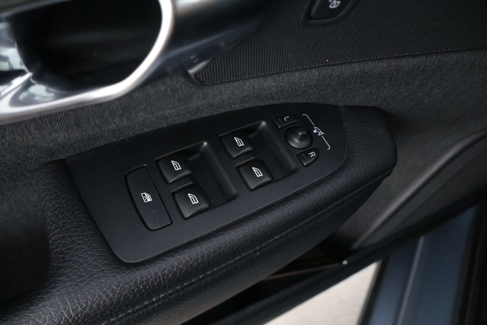 Volvo S90 2017 D3 Business aut * Pilot Assist / Webasto / Adap. vakkari / Vetokoukku / AndroidAuto / AppleCarplay / LED-ajovalot * - * Juuri Tullut / 2x Renkaat ja vanteet / Hyvin huollettu *