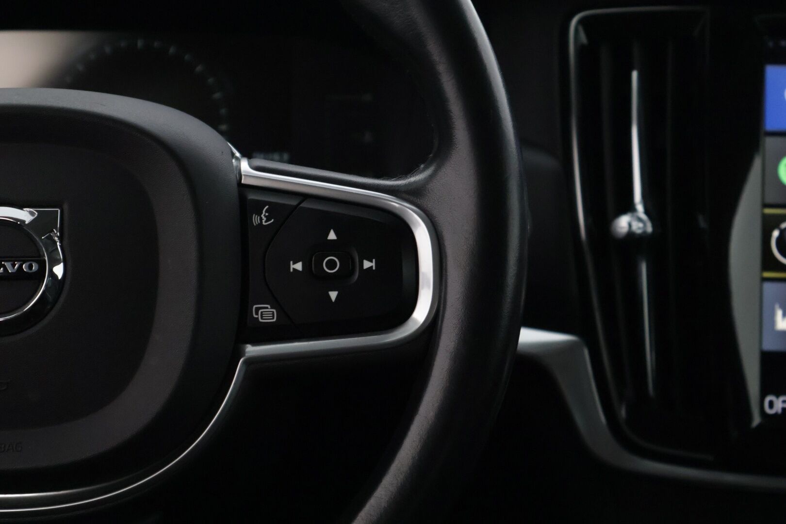 Volvo S90 2017 D3 Business aut * Pilot Assist / Webasto / Adap. vakkari / Vetokoukku / AndroidAuto / AppleCarplay / LED-ajovalot * - * Juuri Tullut / 2x Renkaat ja vanteet / Hyvin huollettu *