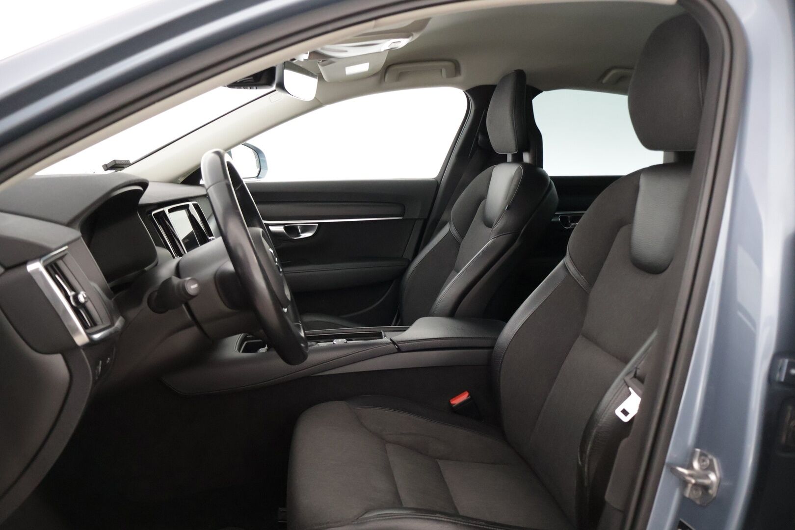 Volvo S90 2017 D3 Business aut * Pilot Assist / Webasto / Adap. vakkari / Vetokoukku / AndroidAuto / AppleCarplay / LED-ajovalot * - *Mukavasti varusteltu yksilö! / Kaksilla renkailla ja asiallisella huoltohistorialla!*