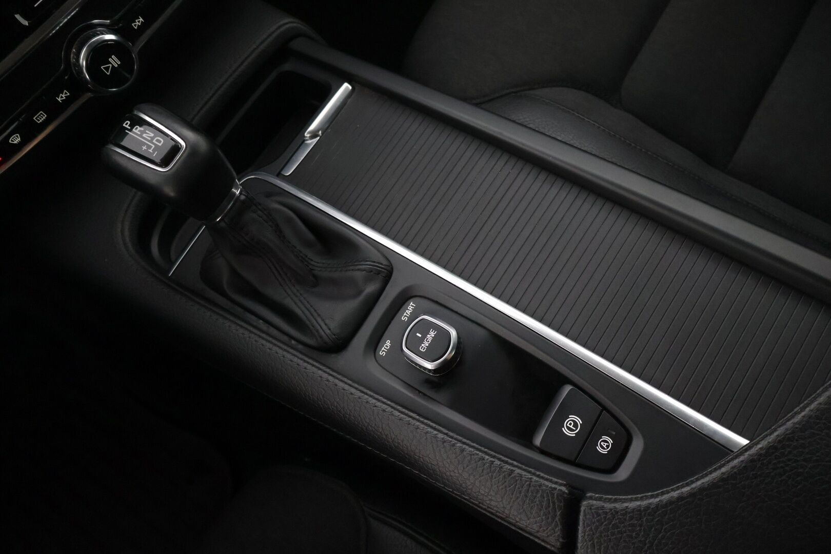 Volvo S90 2017 D3 Business aut * Pilot Assist / Webasto / Adap. vakkari / Vetokoukku / AndroidAuto / AppleCarplay / LED-ajovalot * - * Juuri Tullut / 2x Renkaat ja vanteet / Hyvin huollettu *