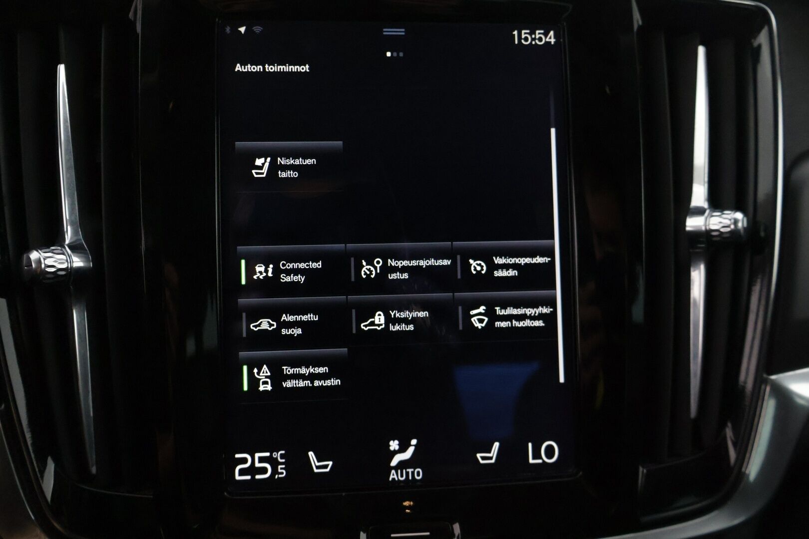 Volvo S90 2017 D3 Business aut * Pilot Assist / Webasto / Adap. vakkari / Vetokoukku / AndroidAuto / AppleCarplay / LED-ajovalot * - * Juuri Tullut / 2x Renkaat ja vanteet / Hyvin huollettu *
