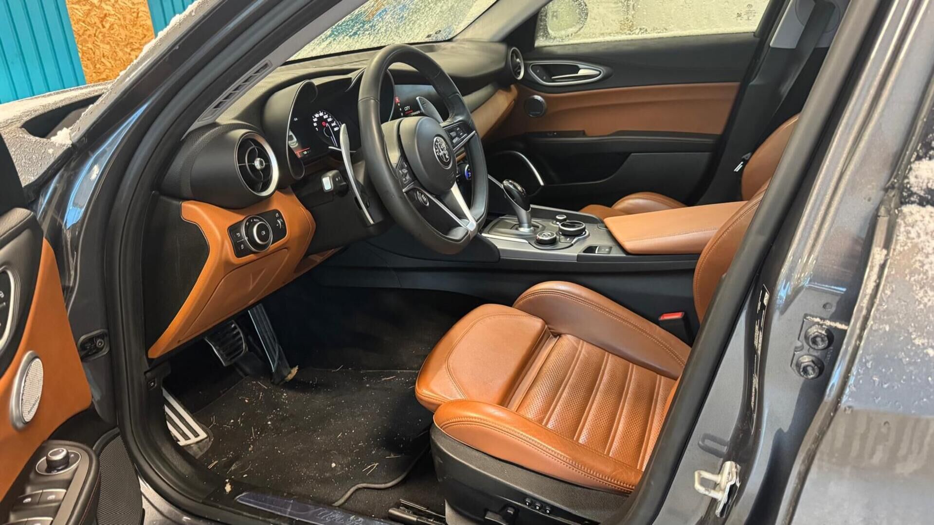 Alfa Romeo Giulia 2017 2.0 280hp AT8 AWD Veloce * ACC / Nahkasisusta / Harman&Kardon / Muistipenkki / Blis / Peruutuskamera * - 2x Vanteet / Juuri huollettu / Upea! - HULLU BLACKWEEK KORKOTARJOUS 2,49%