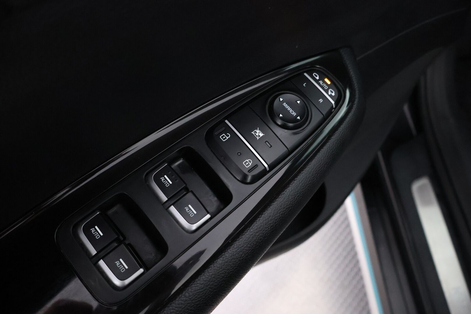 Kia Optima 2020 2,0 GDI PHEV Business Luxury SW A/T - Adapt.Vakkari | Harman&Kardon | Ilmastoidut Nahat Muistilla | Peruutuskamera | Adapt.LED | Ratinlämmitys | Supervarusteet!