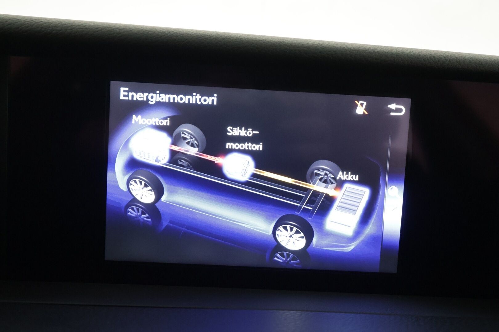 Lexus IS 2015 300h Comfort * Vakkari / Lohkolämmitin / P.tutkat / Puolinahat / Xenon / Ratinlämmitin * - Kahdet renkaat aluvanteilla / Merkkihuollettu - HULLUT AVAJAISHULINAT KORKOTARJOUS 3,29 %