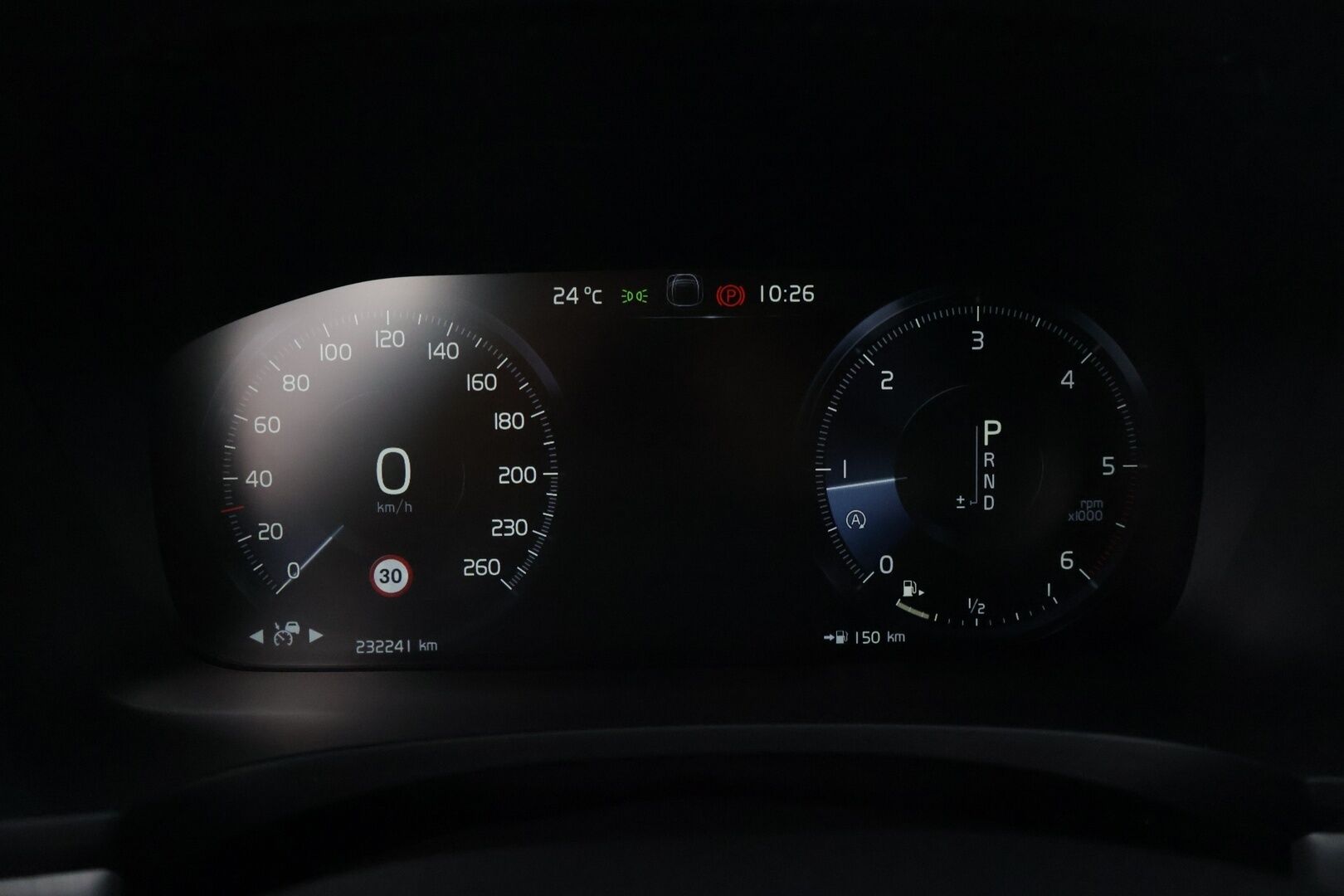 Volvo V90 2018 D4 AWD Business Inscription aut * Nahat muistilla / HUD / VOC / Pilot Assist / Adap. vakkari / Vetokoukku / Peruutuskamera / BLIS * - * Huippuvarusteilla / Webasto ja lohkolämmitin / Ei ADBLUE! / 2x renkaat ja vanteet *