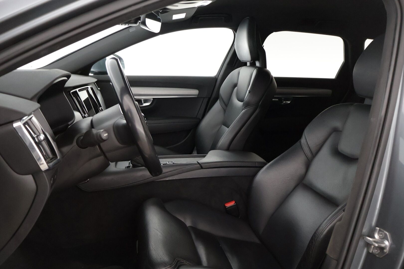 Volvo V90 2018 D4 AWD Business Inscription aut * Nahat muistilla / HUD / VOC / Pilot Assist / Adap. vakkari / Vetokoukku / Peruutuskamera / BLIS * - * Huippuvarusteilla / Webasto ja lohkolämmitin / Ei ADBLUE! / 2x renkaat ja vanteet *
