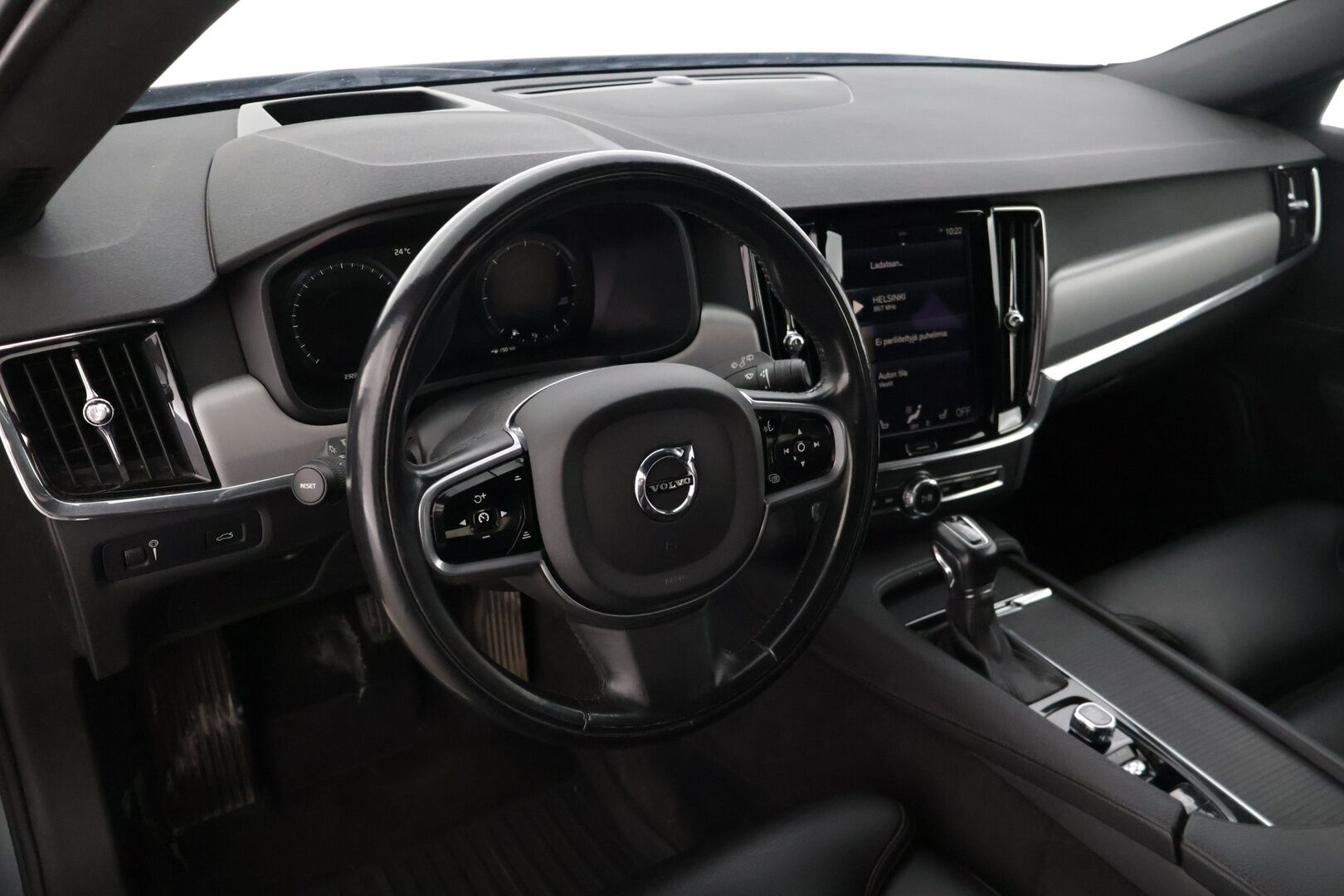 Volvo V90 2018 D4 AWD Business Inscription aut * Nahat muistilla / HUD / VOC / Pilot Assist / Adap. vakkari / Vetokoukku / Peruutuskamera / BLIS * - * Huippuvarusteilla / Webasto ja lohkolämmitin / Ei ADBLUE! / 2x renkaat ja vanteet *
