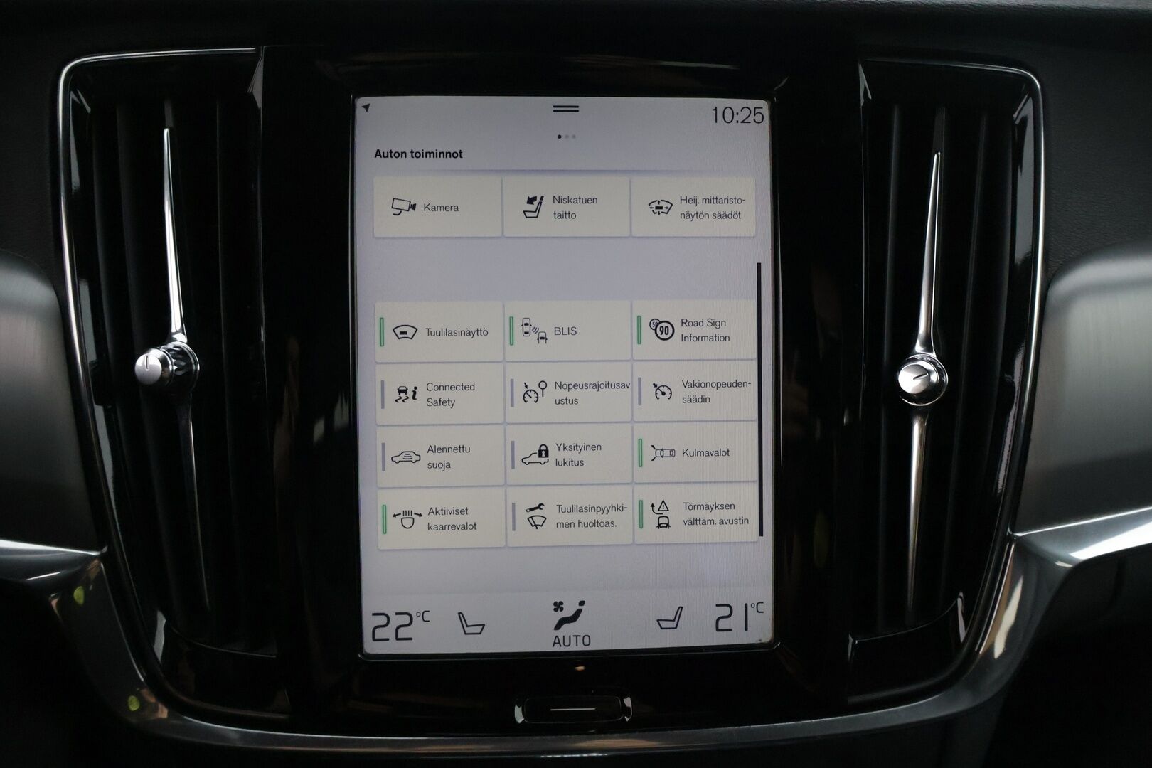 Volvo V90 2018 D4 AWD Business Inscription aut * Nahat muistilla / HUD / VOC / Pilot Assist / Adap. vakkari / Vetokoukku / Peruutuskamera / BLIS * - * Huippuvarusteilla / Webasto ja lohkolämmitin / Ei ADBLUE! / 2x renkaat ja vanteet *
