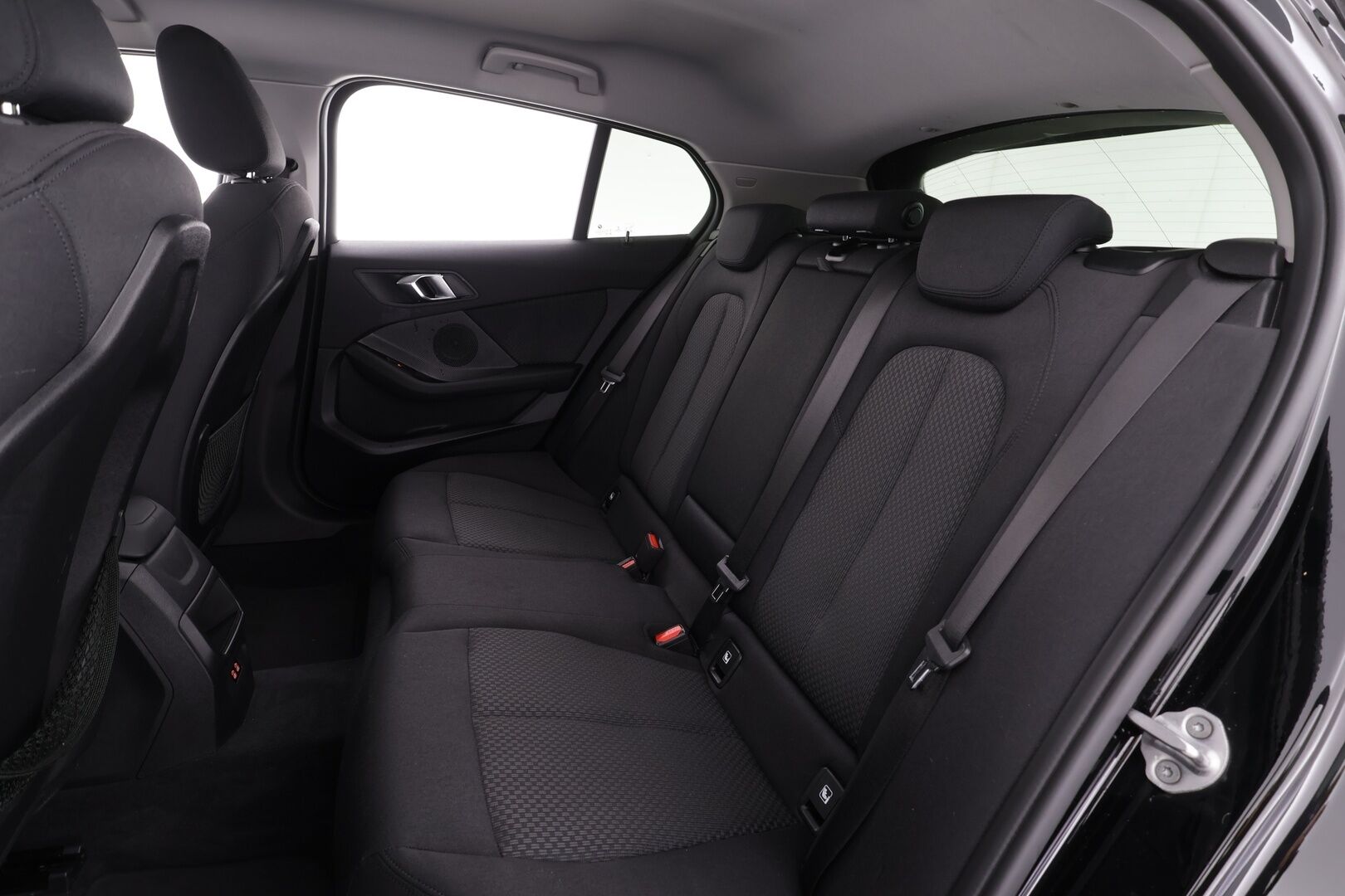 BMW 120 2020 F40 xDrive A Business * 1.Om Suomi-auto / Vakkari / P.tutkat / LED / Digimittaristo * - Kahdet renkaat aluvanteilla / Merkkihuollettu