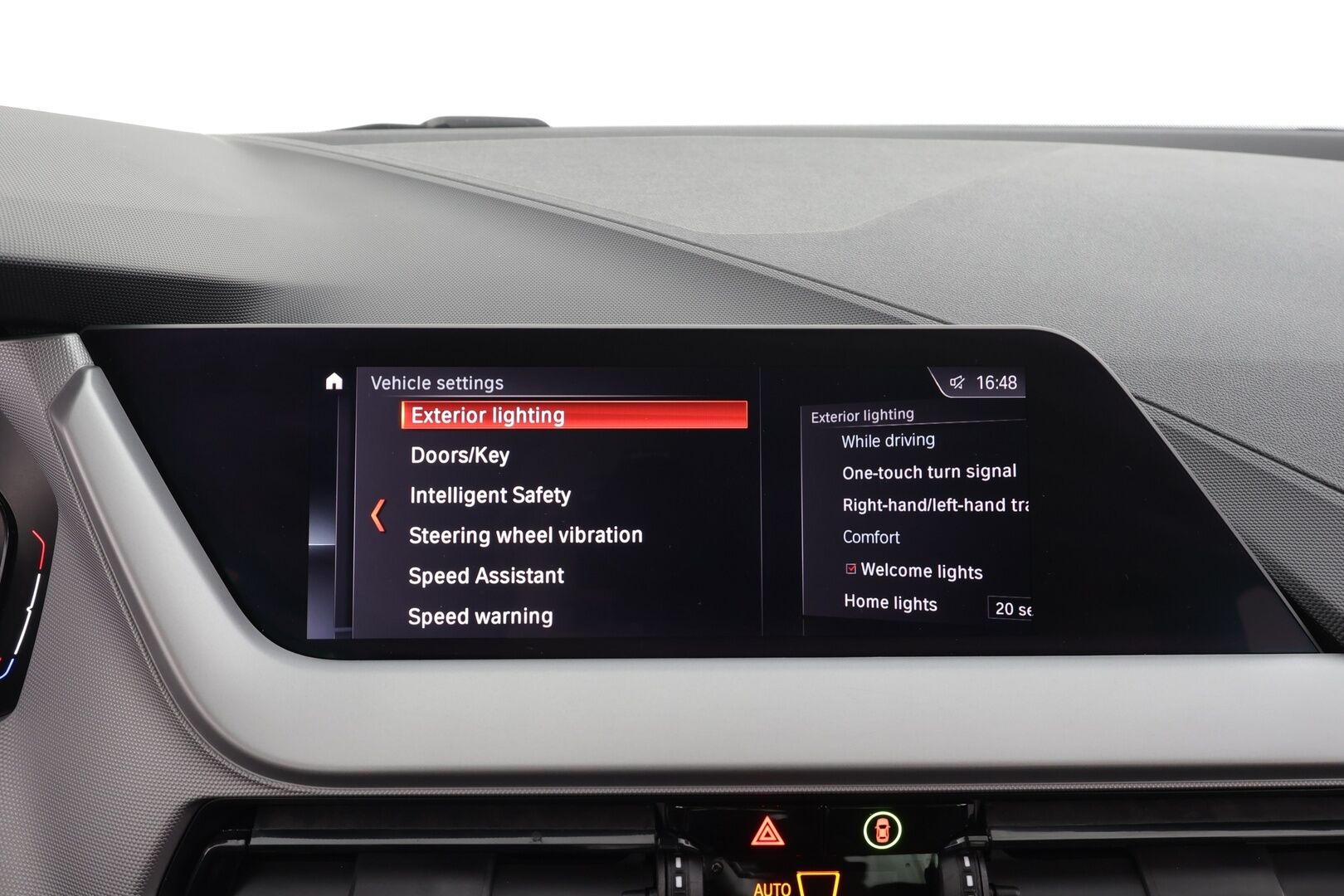 BMW 120 2020 F40 xDrive A Business * 1.Om Suomi-auto / Vakkari / P.tutkat / LED / Digimittaristo * - Kahdet renkaat aluvanteilla / Merkkihuollettu