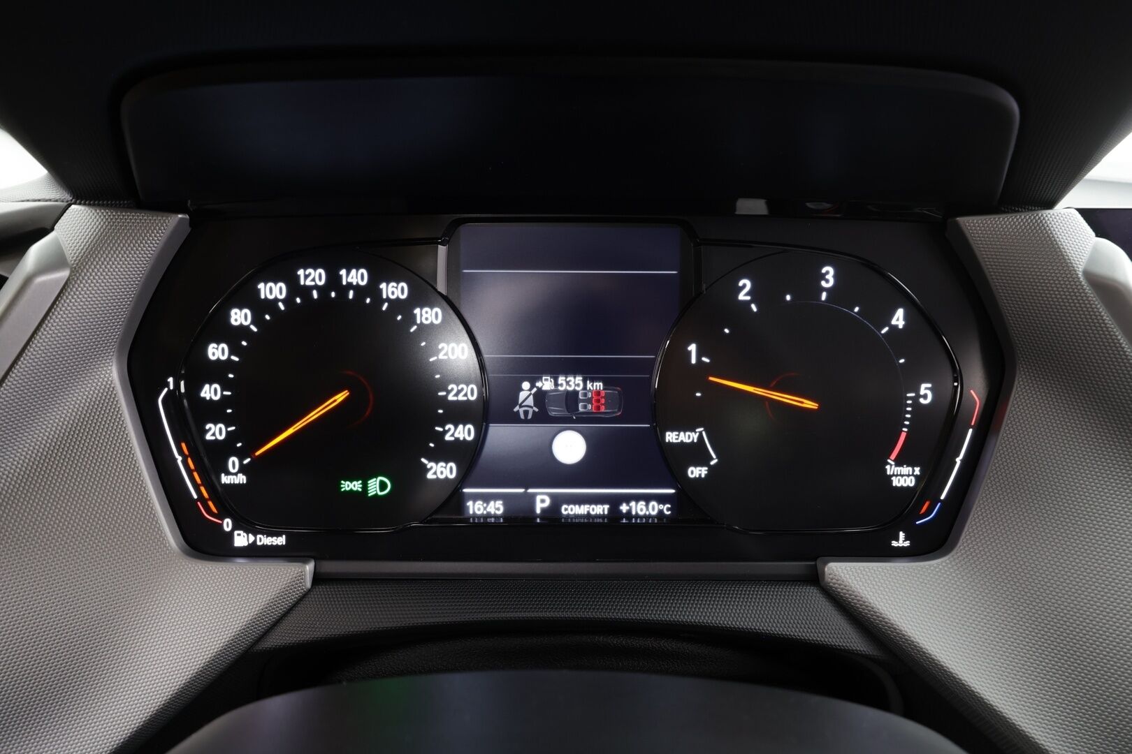 BMW 120 2020 F40 xDrive A Business * 1.Om Suomi-auto / Vakkari / P.tutkat / LED / Digimittaristo * - Kahdet renkaat aluvanteilla / Merkkihuollettu