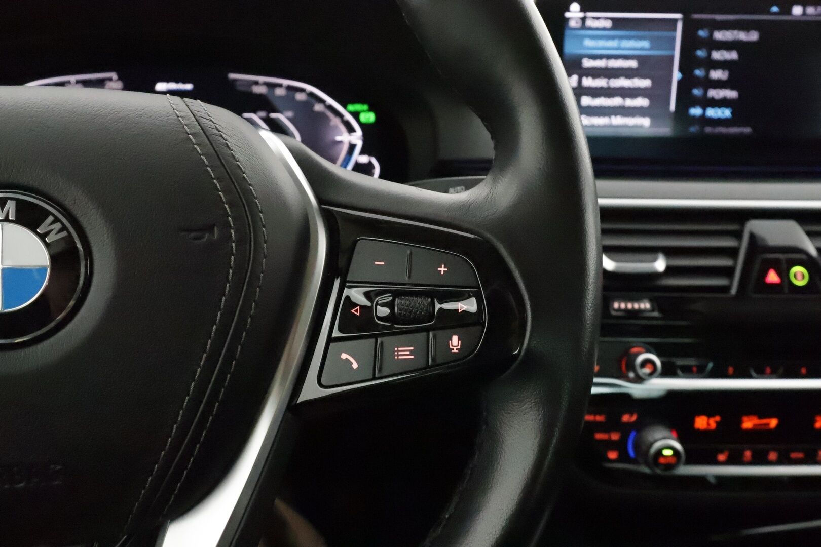 BMW 530 2020 G30 Sedan 530e A Charged Edition Sport ** P.Kamera / LED-valot / Sporttipenkit / HiFi / Navi / KeylessGO ** - Suomi-auto / 2x Renkaat