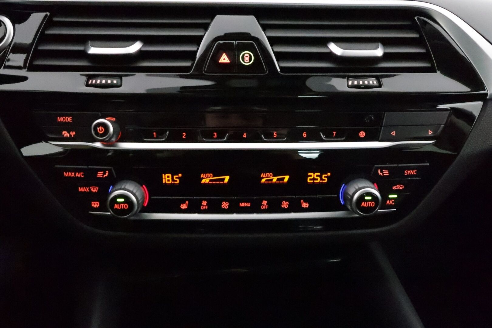 BMW 530 2020 G30 Sedan 530e A Charged Edition Sport ** P.Kamera / LED-valot / Sporttipenkit / HiFi / Navi / KeylessGO ** - Suomi-auto / 2x Renkaat