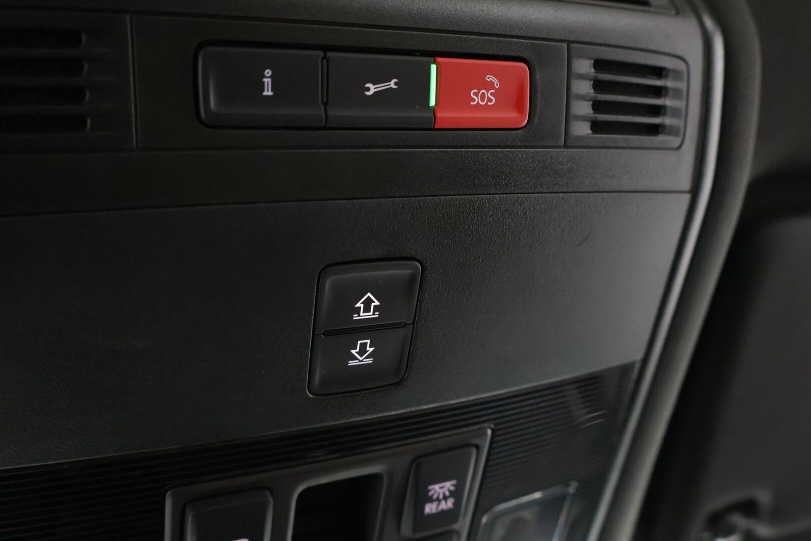 Skoda Karoq 2020 Skoda Karoq 1.5 TSI DSG Exclusive / Webasto / ACC / Koukku / Navi / Panorama / Siisti! - Suomi auto / P-kamera / Tutkat / LEDIT / Nahkasisusta / Smartlink / 2 x hyvät renkaat / Webasto / Nahkasisusta