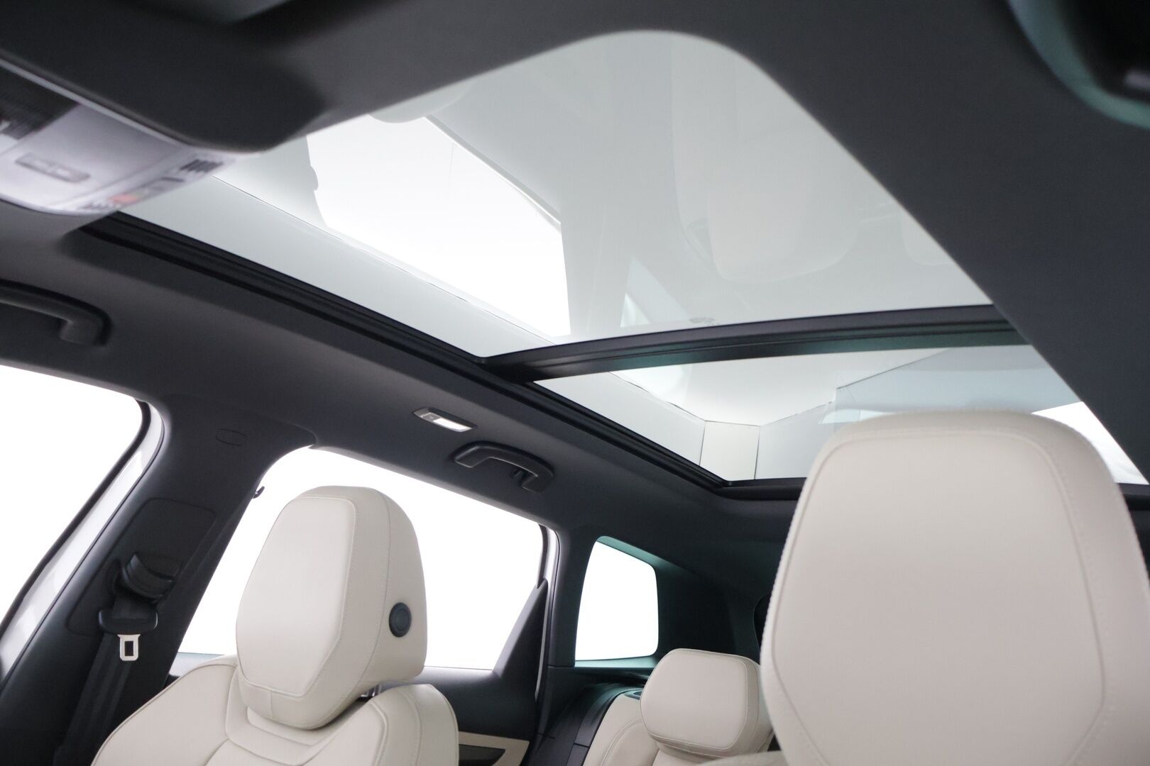 Skoda Karoq 2020 Skoda Karoq 1.5 TSI DSG Exclusive / Webasto / ACC / Koukku / Navi / Panorama / Siisti! - Suomi auto / P-kamera / Tutkat / LEDIT / Nahkasisusta / Smartlink / 2 x hyvät renkaat / Webasto / Nahkasisusta