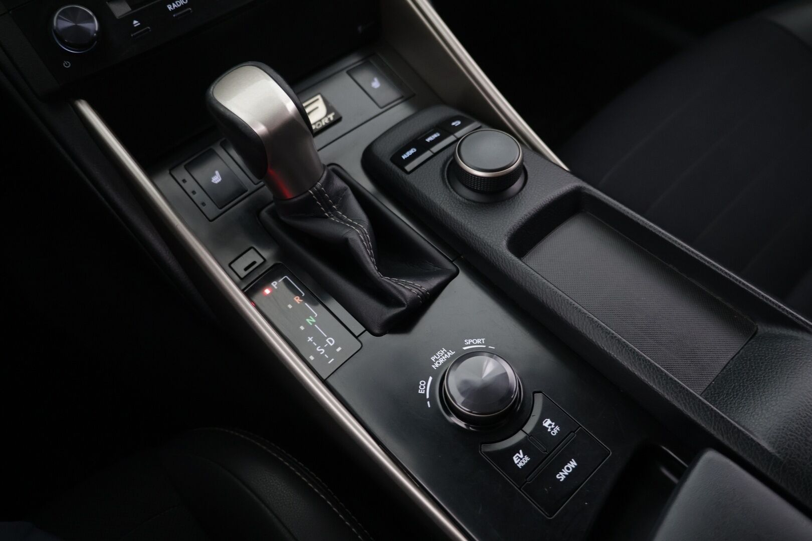 Lexus IS 2013 300h F Sport