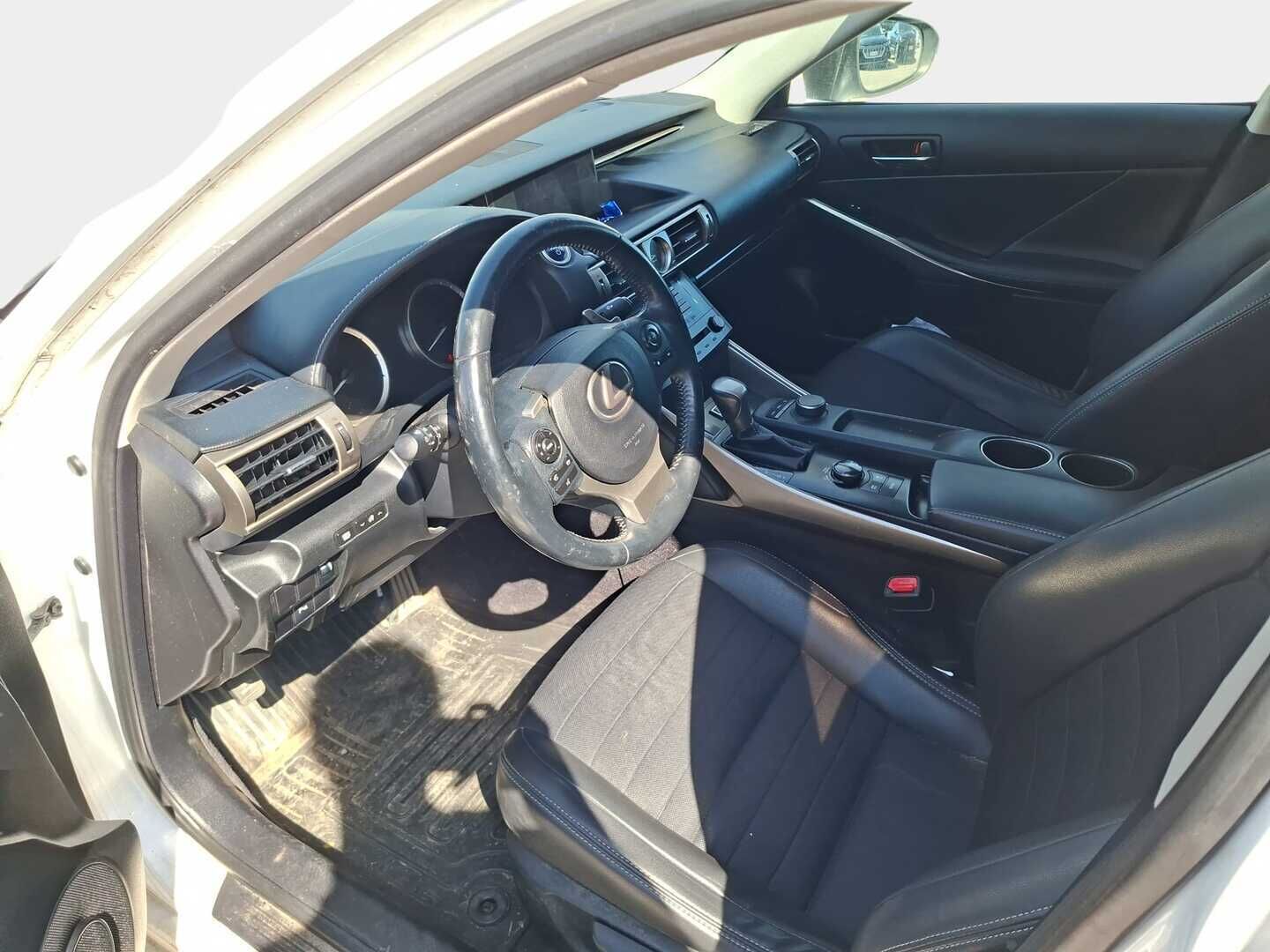Lexus IS 2013 300h F Sport