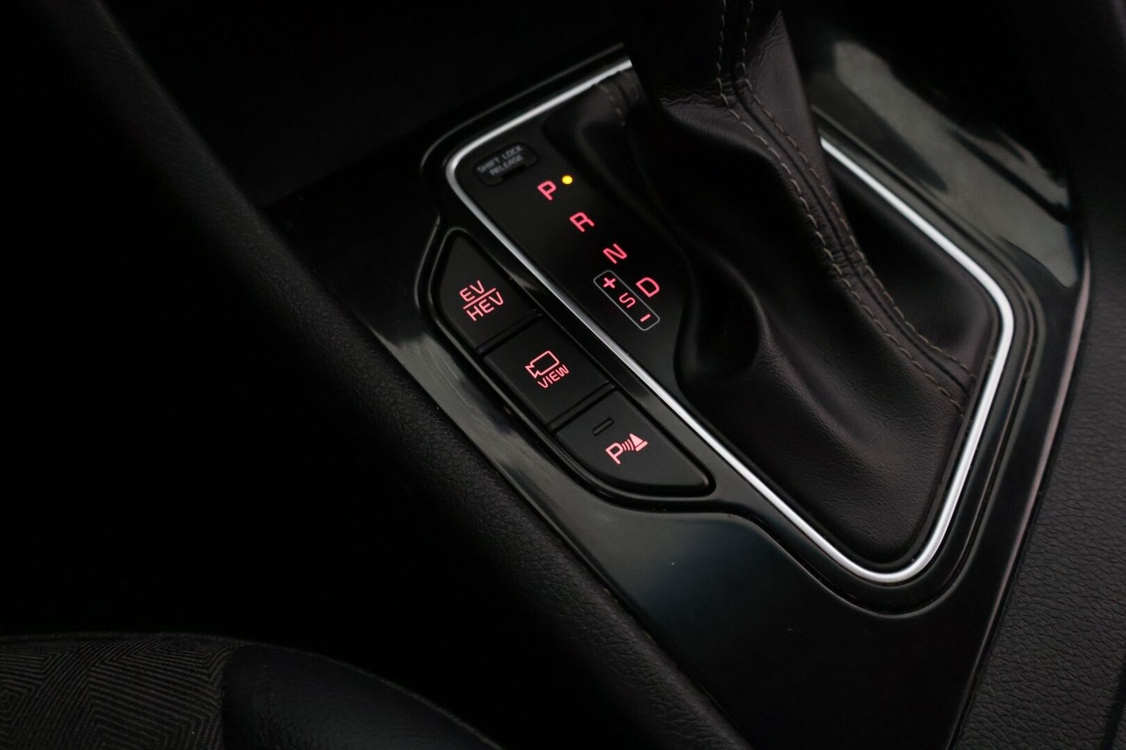 Kia Niro 2021 1,6 GDI Plug-In Hybrid EX DCT - Suomi-auto | ACC | Vetokoukku | P.kamera | Kaistavahti | LED | JBL | Navi | CarPlay | Ratinlämmitin | 2x Renkaat | Upea huoltohistoria!
