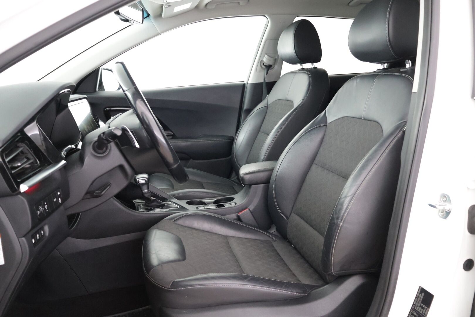 Kia Niro 2021 1,6 GDI Plug-In Hybrid EX DCT - Suomi-auto | ACC | Vetokoukku | P.kamera | Kaistavahti | LED | JBL | Navi | CarPlay | Ratinlämmitin | 2x Renkaat | Upea huoltohistoria!