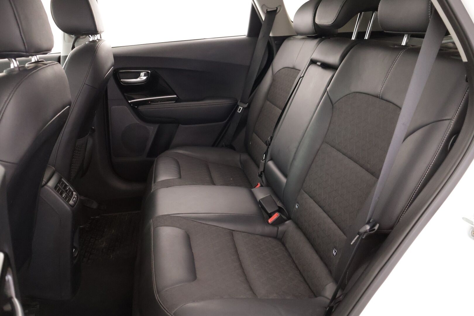 Kia Niro 2021 1,6 GDI Plug-In Hybrid EX DCT - Suomi-auto | ACC | Vetokoukku | P.kamera | Kaistavahti | LED | JBL | Navi | CarPlay | Ratinlämmitin | 2x Renkaat | Upea huoltohistoria!