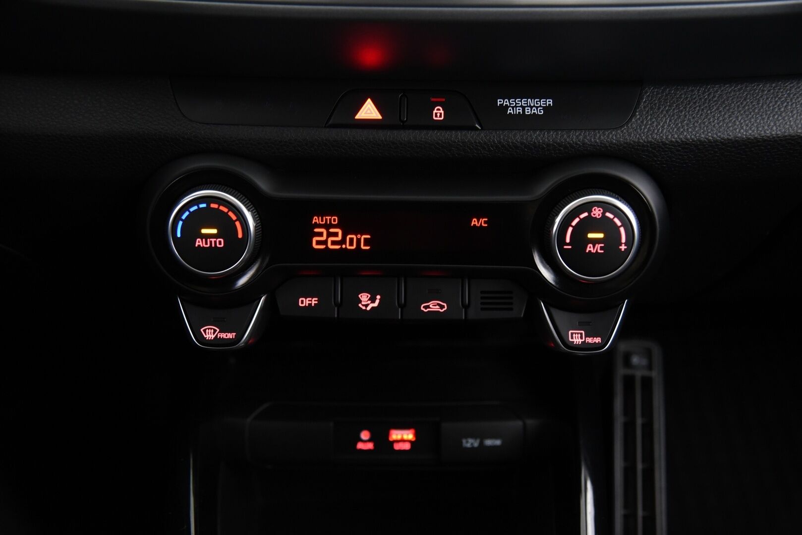 Kia Stonic 2020 1,0 T-GDI ISG 120hv EX DCT EcoDynamics / P-Kamera / Lohko + sis. pistoke / Apple&Android / Ratinlämmitys - Merkkihuollettu Suomi-Auto