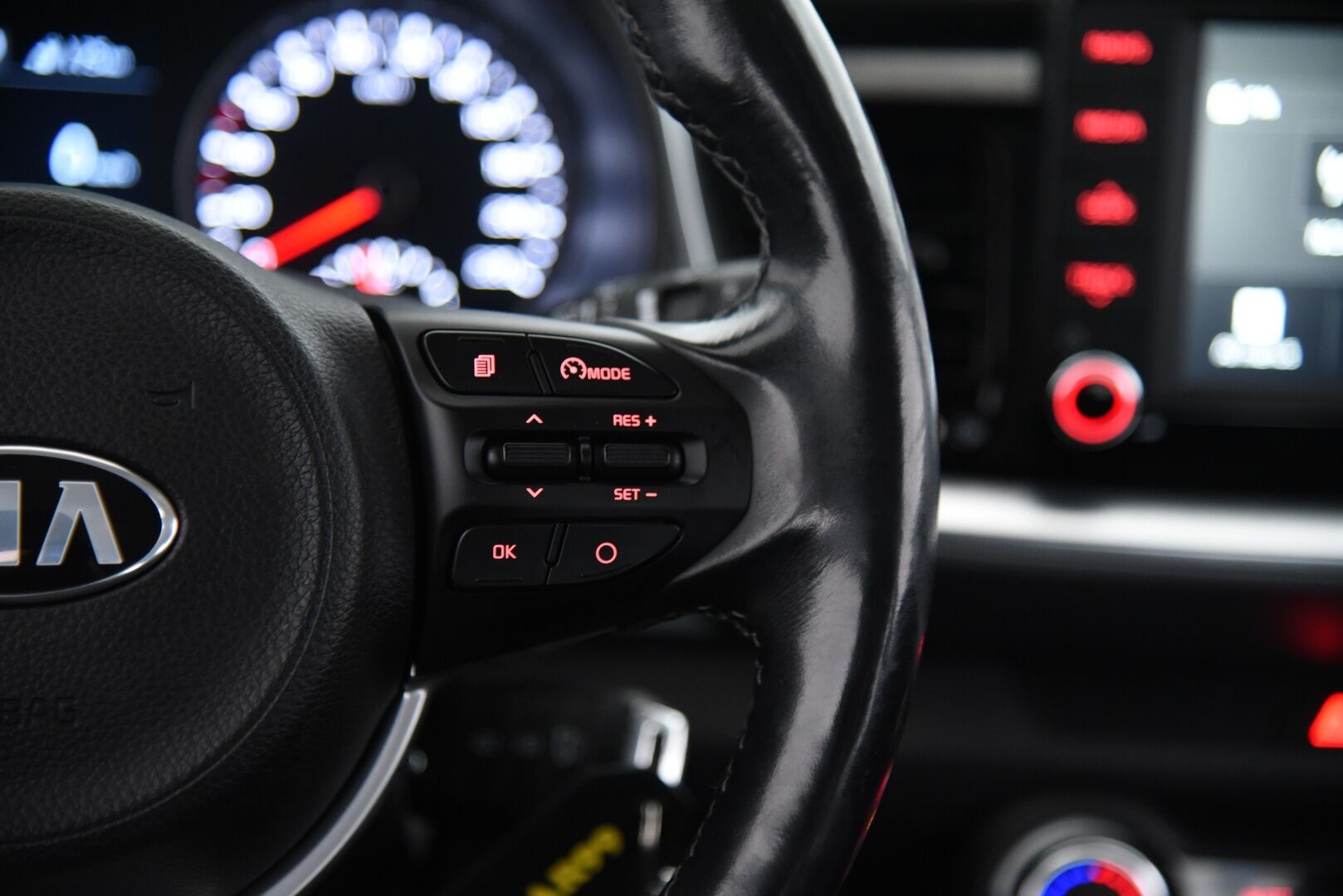 Kia Stonic 2020 1,0 T-GDI ISG 120hv EX DCT EcoDynamics / P-Kamera / Lohko + sis. pistoke / Apple&Android / Ratinlämmitys - Merkkihuollettu Suomi-Auto