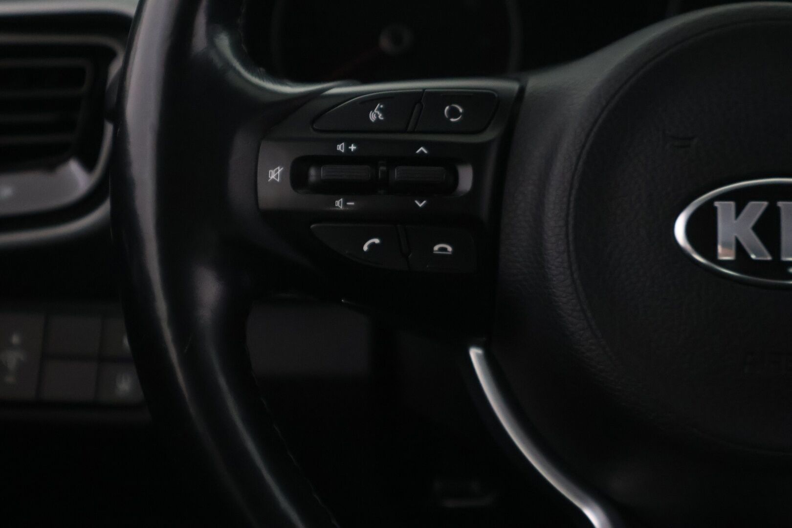 Kia Stonic 2020 1,0 T-GDI ISG 120hv EX DCT EcoDynamics *Vakionopeudensäädin / Apple Carplay / Ratinlämmitin / Peruutuskamera* - Suomi auto / Upea kesäinen auto!