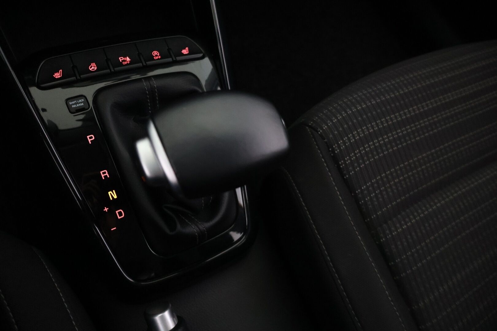 Kia Stonic 2020 1,0 T-GDI ISG 120hv EX DCT EcoDynamics *Vakionopeudensäädin / Apple Carplay / Ratinlämmitin / Peruutuskamera* - Suomi auto / Upea kesäinen auto!