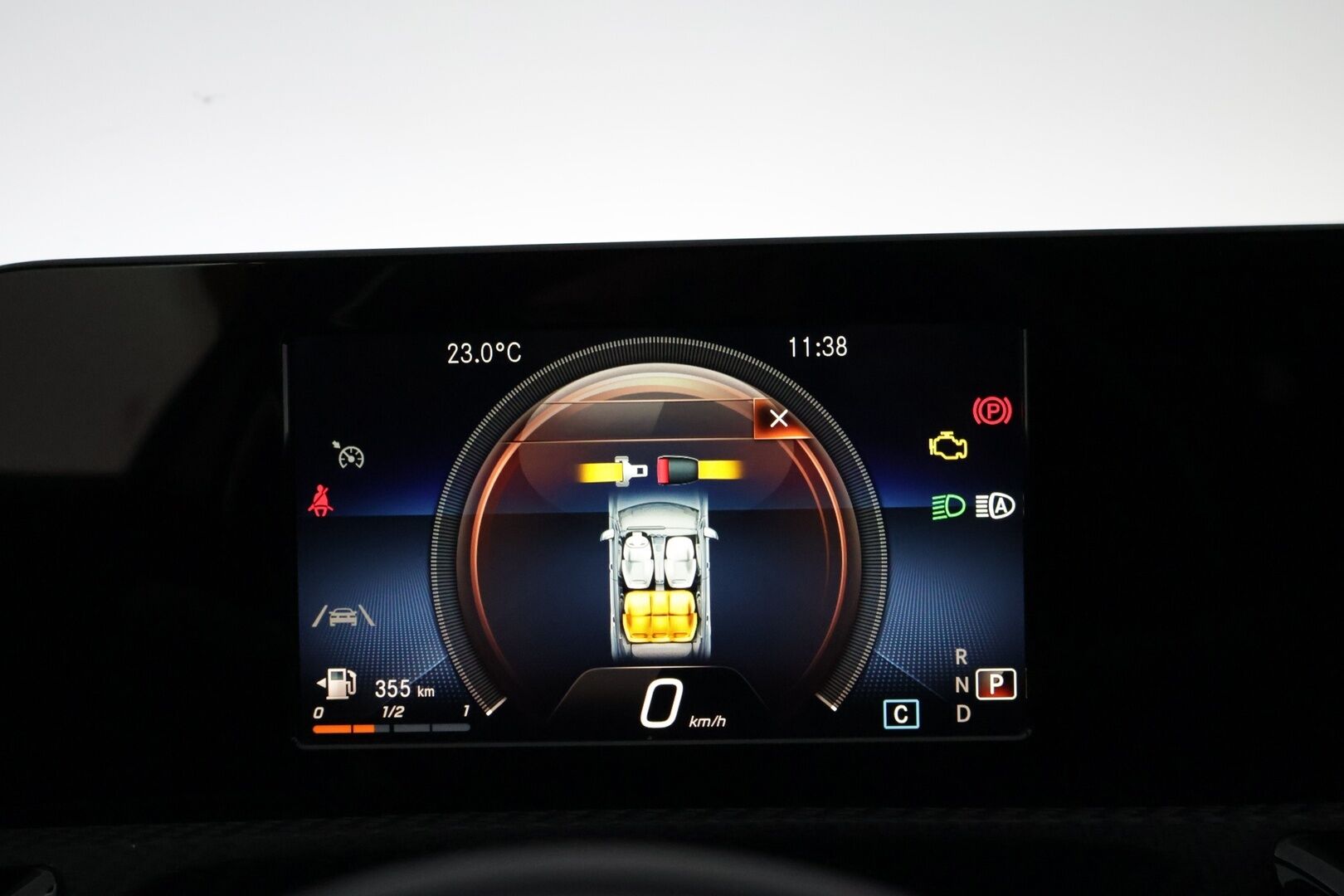Mercedes-Benz A 2020 180 d A Business Style * Suomi-auto / Webasto / Koukku / P. kamera / Adapt. LED / Vakkari / Puolinahat / Mustasisäkatto* - Taloudellinen pikkumersu hyvillä varusteilla / 2 Alkuperäiset alumiini vanteet hyvillä renkailla / Ajastettava Webasto