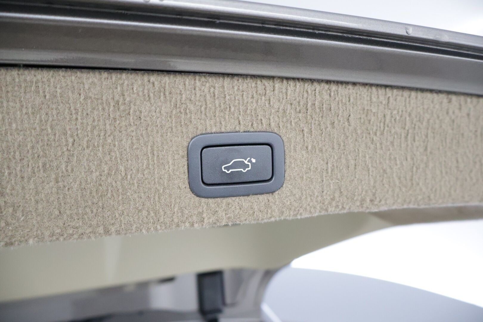 Volvo V70 2011 2,5FT Summum * Kattoluukku / Keyless / Webasto / Tutkat / Sähkökontti / Nahkapenkit / Koukku / Etuistuin muistilla / Volvo TV - Bi-Fuel / Huippusiisti / Erikoiset varusteet / 29litran isompi bensatankki / Särmät huollot *