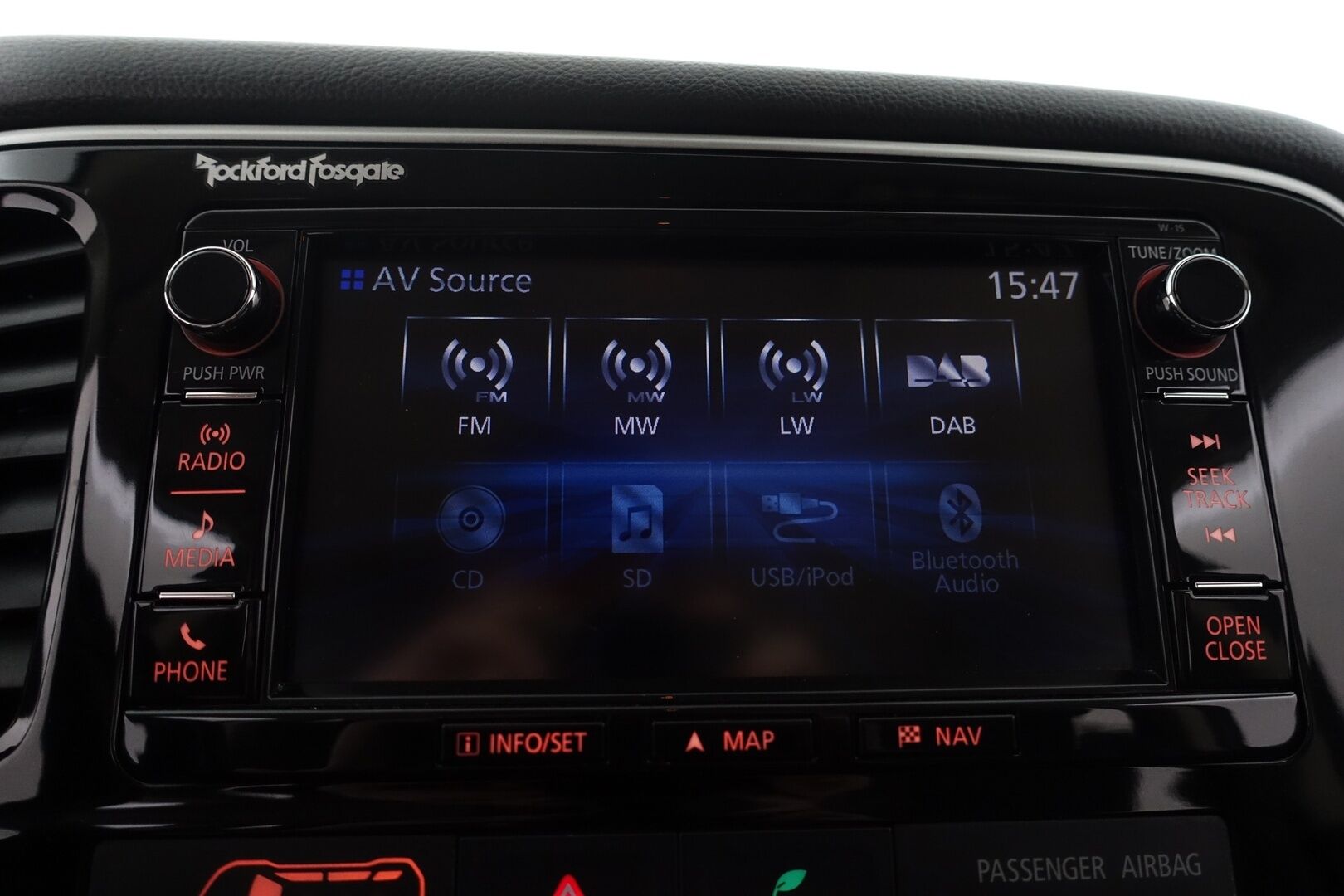 Mitsubishi OUTLANDER PHEV 2016 Instyle 4WD - * Rockford Fosqate | P.Kamera | Navi | Vakkari | Keyless | Nahka/Alcantara | Tutkat | Bluetooth | 2X Renkaat & Aluvanteet *