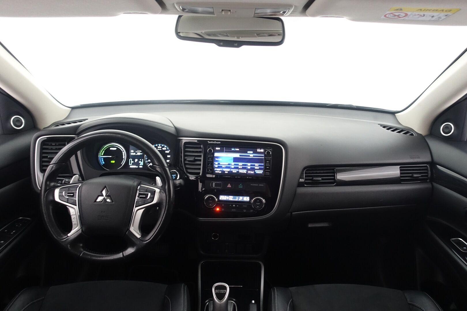 Mitsubishi OUTLANDER PHEV 2016 Instyle 4WD - * Rockford Fosqate | P.Kamera | Navi | Vakkari | Keyless | Nahka/Alcantara | Tutkat | Bluetooth | 2X Renkaat & Aluvanteet *