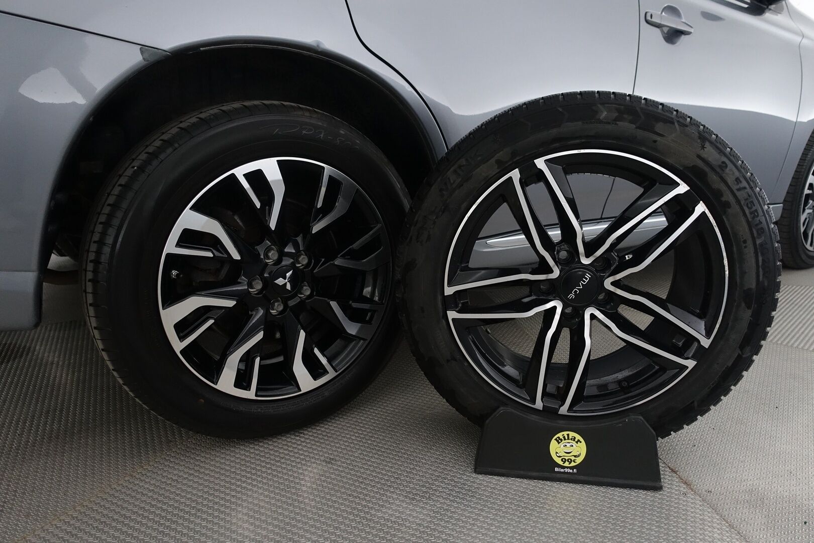 Mitsubishi OUTLANDER PHEV 2016 Instyle 4WD - * Rockford Fosqate | P.Kamera | Navi | Vakkari | Keyless | Nahka/Alcantara | Tutkat | Bluetooth | 2X Renkaat & Aluvanteet *