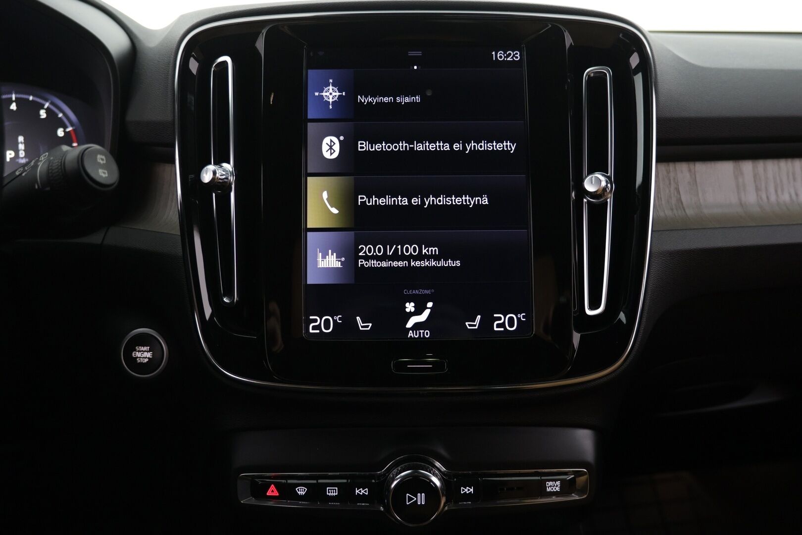 Volvo XC40 2020 T4 AWD Business Inscription  *Webasto* / *ACC* / 'Nahkaverhoilu* - Huippu neliveto / Kattavasti varusteltu / Hyvin pidetty loisto yksilö!