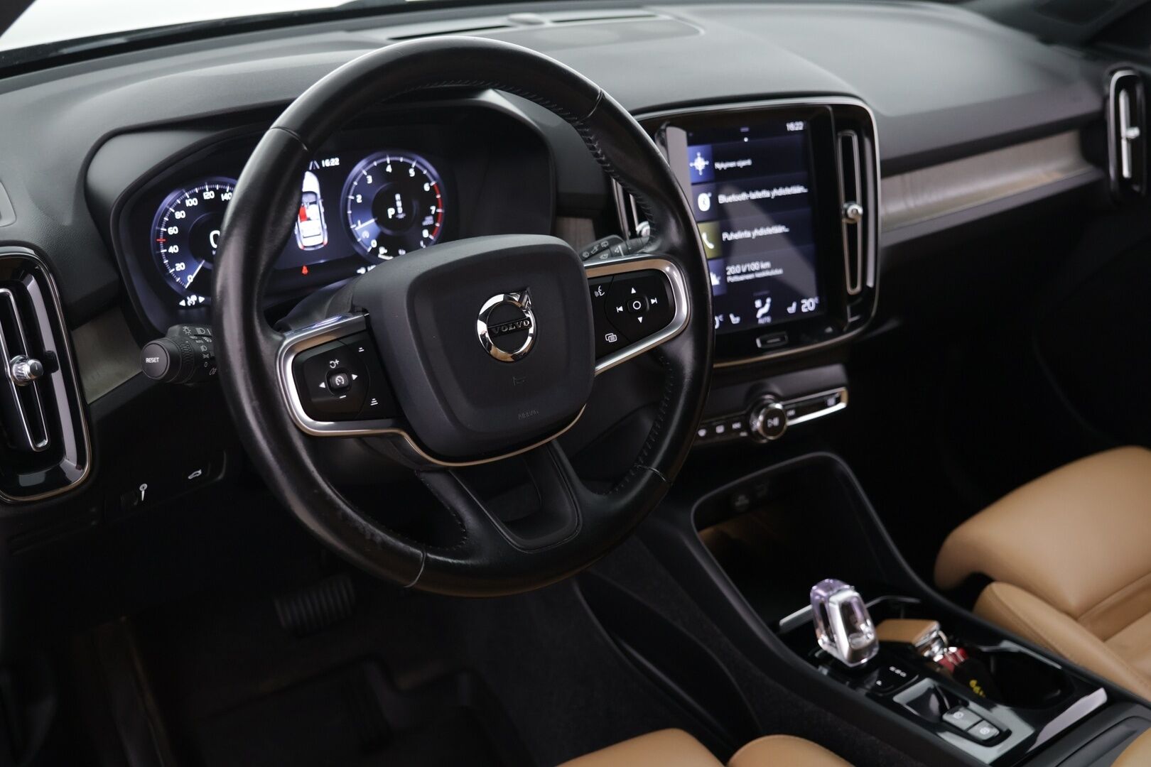 Volvo XC40 2020 T4 AWD Business Inscription  *Webasto* / *ACC* / 'Nahkaverhoilu* - Huippu neliveto / Kattavasti varusteltu / Hyvin pidetty loisto yksilö!