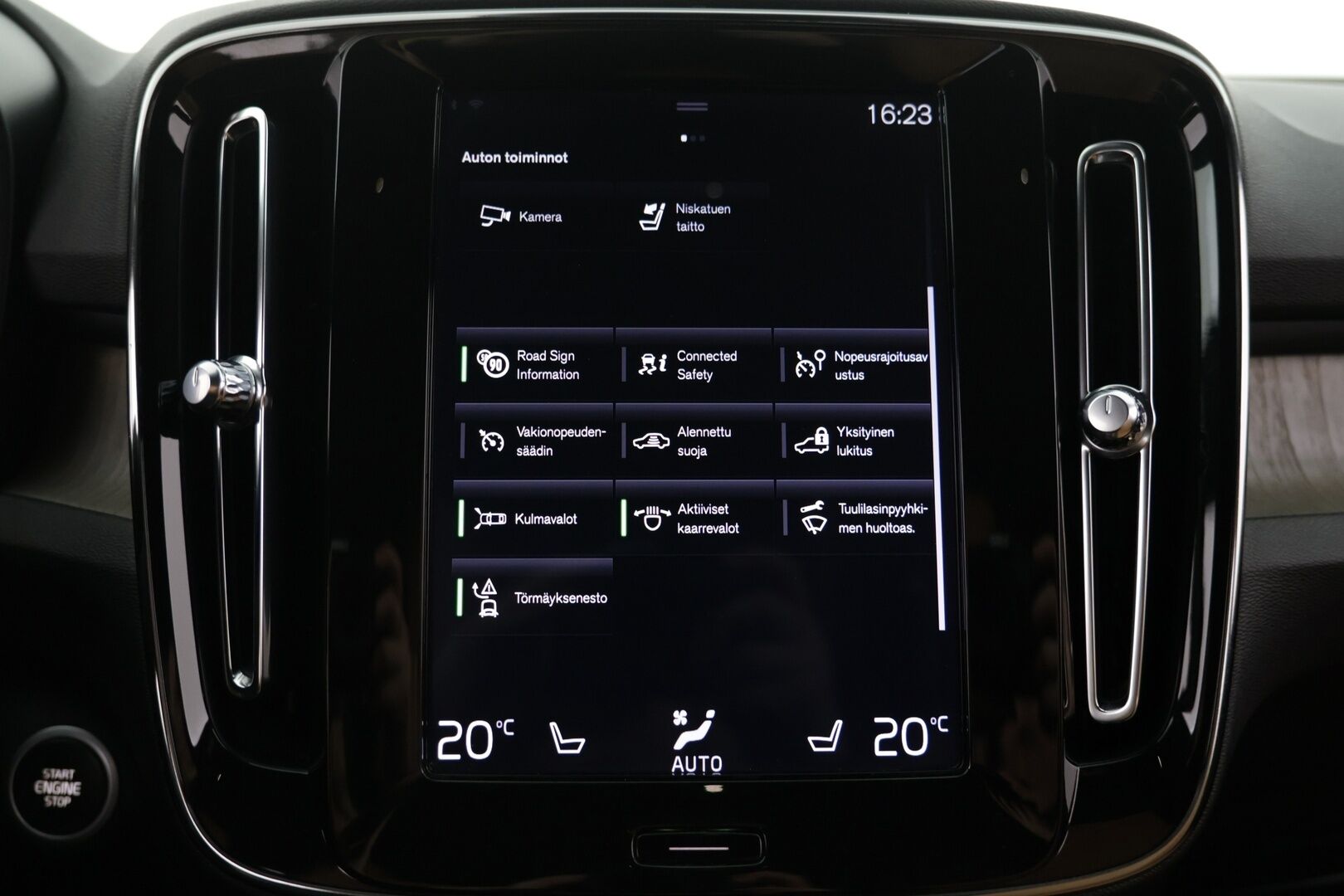 Volvo XC40 2020 T4 AWD Business Inscription  *Webasto* / *ACC* / 'Nahkaverhoilu* - Huippu neliveto / Kattavasti varusteltu / Hyvin pidetty loisto yksilö!